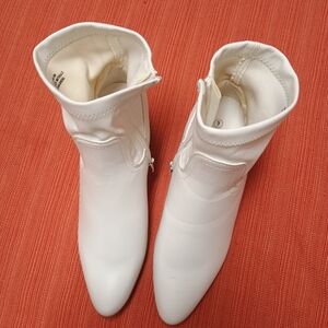 Rocawear Classic White Ankle Booties